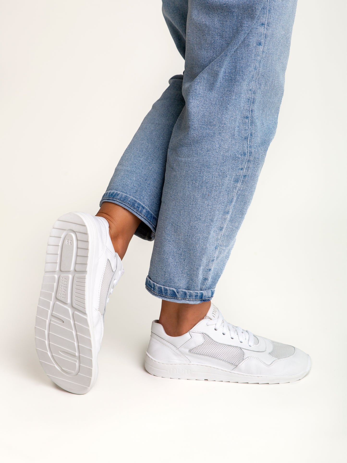 Mum Barefoot - Daniela (White)